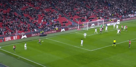 前锋突破造点，射门造成点球机会