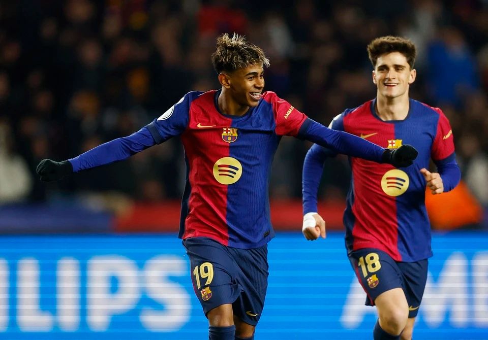 铃木一朗在 2013 年达成美日合计 4000 支安打，展现了其跨越国境的非凡持久力