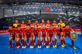 肯尼亚选手包揽2025年罗马马拉松赛男、女冠军