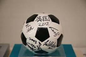 “双杠之王”邹敬园 决赛15.240分震撼全场 全运会实现三连冠＂