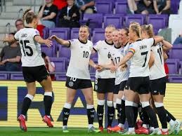 因“割喉”庆祝被罚2万元，徐昕为何180度转变？揭秘其与前主帅的恩怨！